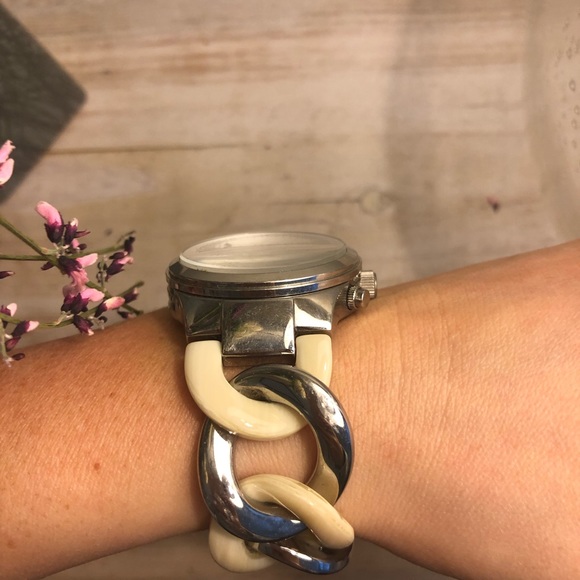 Michael Kors Link Watch - Picture 3 of 4